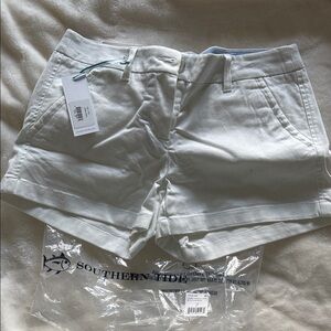 Southern Tide Women's white Shorts